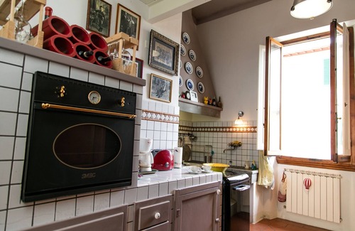 Gavinana Apartment | Golden Cosy Cottage