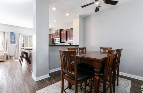 Roseland House | Golden Dome Getaway<>Townhome 1.5 mi To ND