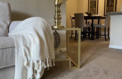 Northside Apartment | *Golden Dream Retreat* w| Lakeview Nr Jax INT Airport