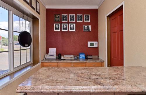 Dorris Hotel | Golden Eagle Motel