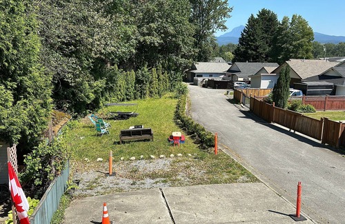 Maple Ridge House | Golden Ears Mountain View on Green Belt, Alouette River in Proximity