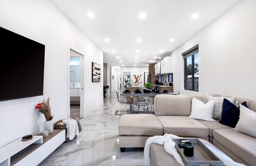 Croissant Park House | Golden Fox Downtown Pool House