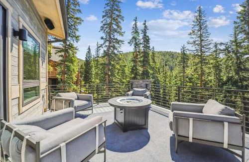 Baldy Mountain House | Golden Fox House home