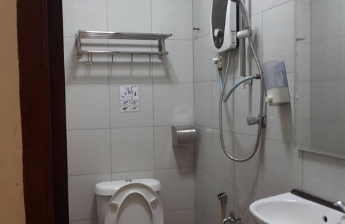 Kampung Gong Pauh Apartment | GOLDEN GATE HOTEL
