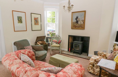 Doune Cottage | GOLDEN GATES LODGE, family friendly, with open fire in Doune