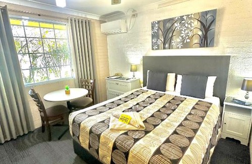 South Tamworth Hotel | Golden Grain Motor Inn