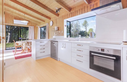 Cambridge House | Golden Grove Retreat - Cambridge Holiday Home