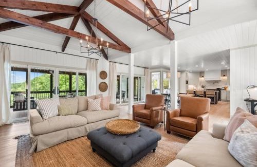 Cleveland House | Golden Hill Retreat