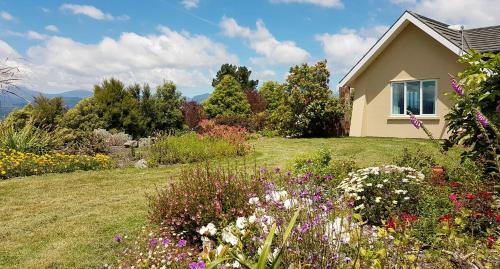 Brightwater House | Golden Hills Farm Cottage