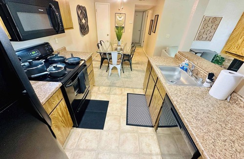 Reno/Tahoe Airport Apartment | Golden Horizon Lodge