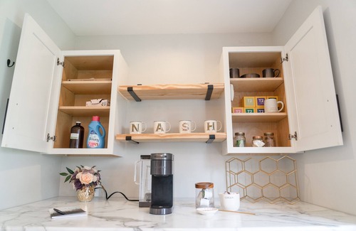Radnor House | Golden Hour - Convenient 2 BR Townhouse