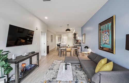 Highland Condo | Golden Hour Designer Loft | Espadin LoHi