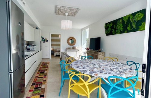 Isola Albarella Villa | Golden hour retreat lagoon view villa with pool