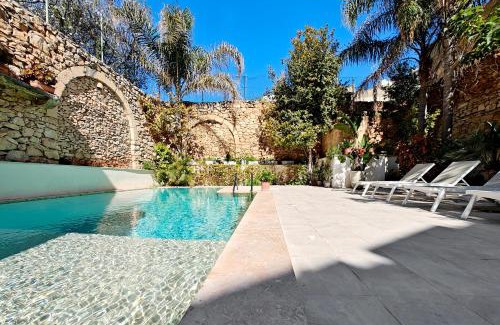 Birkirkara House | Golden House