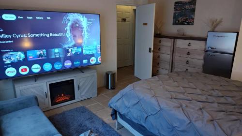 Santa Clarita House | Golden House