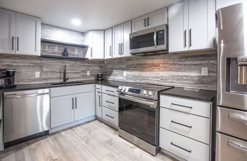 Tulsa Apartment | Golden Hurricane Haven