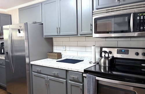 Brunswick Apartment | Golden Isles Getaway- Pet Friendly
