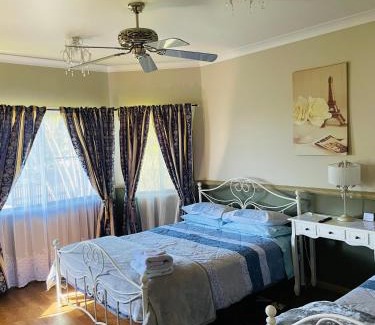 Sarina Bed & Breakfast | GOLDEN LACE B&B