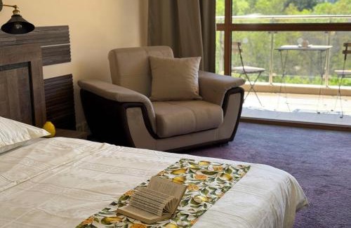 Golden Sands Apartment | Golden Lemon