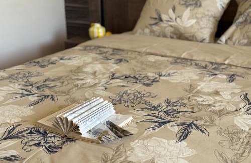 Golden Sands Apartment | Golden Lemon