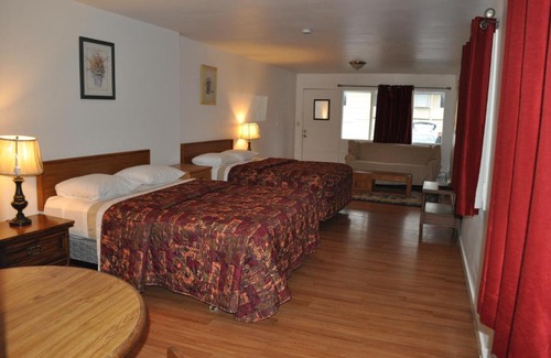 Raymond Hotel | Golden Lion Motel