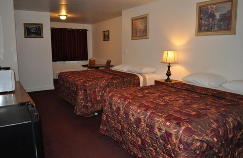 Raymond Hotel | Golden Lion Motel