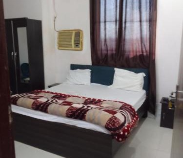 Bhiwadi Hotel | Golden Lip Hotel