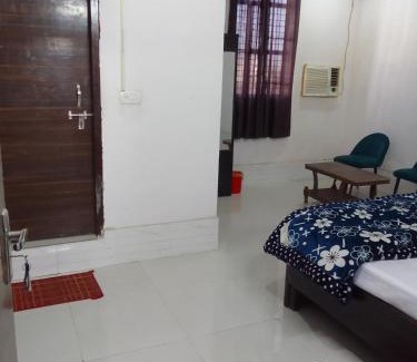 Bhiwadi Hotel | Golden Lip Hotel