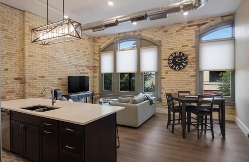 Traverse City House | Golden Lofts Unit 3 Downtown Traverse City 2bd 2ba