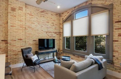 Traverse City House | Golden Lofts Unit 3 Downtown Traverse City 2bd 2ba
