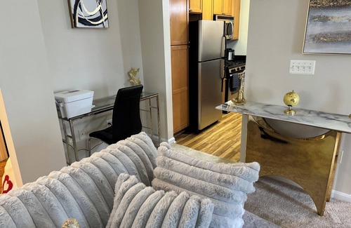 Hanover Apartment | GOLDEN LUX Two-Bedrooms Two-Bath
