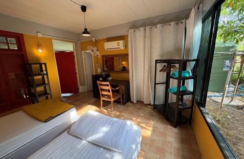 Sam Roi Yot Bed & Breakfast | Golden Mango House