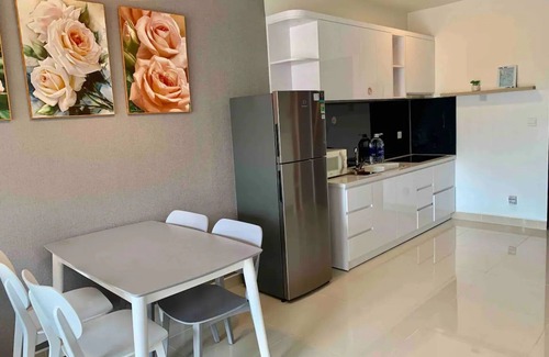 Phu Nhuan Hotel | Golden Mansion Retreat Saigon Transit