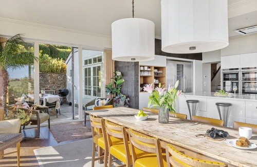 Stokenham House | Golden Meadow - a house that sleeps 14 guests in 7 bedrooms