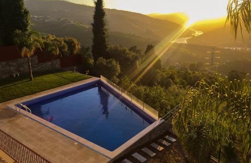 Lamego Bed & Breakfast | Golden Mirror