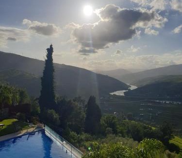 Lamego Bed & Breakfast | Golden Mirror