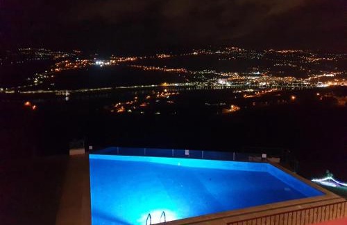 Lamego Bed & Breakfast | Golden Mirror