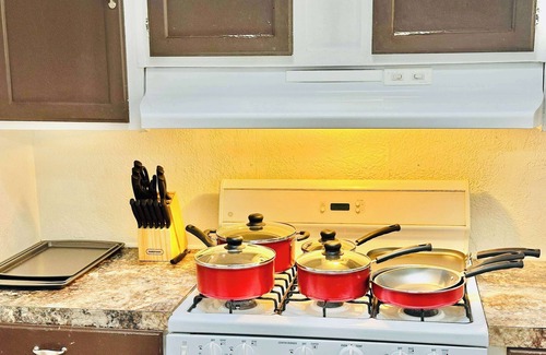 Silver Springs House | Golden Oak House 3Bedrooms|2bathrooms|16Sleeps