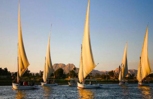 Luxor Villa | Golden Palace Family