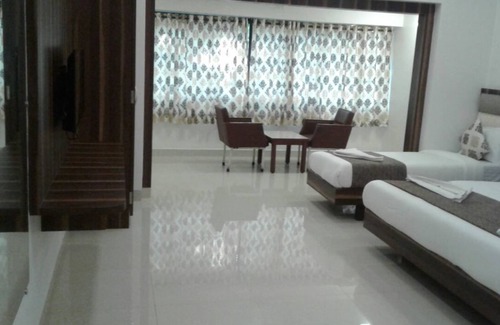 Jogeshwari West House | Golden Palms