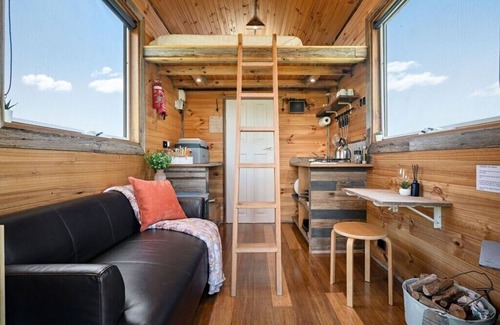 Ross Creek House | Golden Plains by Tiny Away