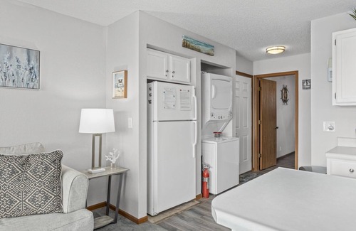 Osage Beach Condo | Golden Reef C-103 - Take in the Sunsets!