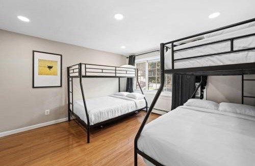Constable Hook Apartment | Golden Retreat 20 Min to NYC