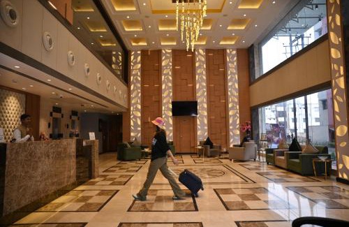 Berhampore Hotel | Golden Retreat