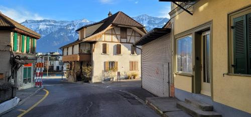 Unterseen Apartment | Golden River