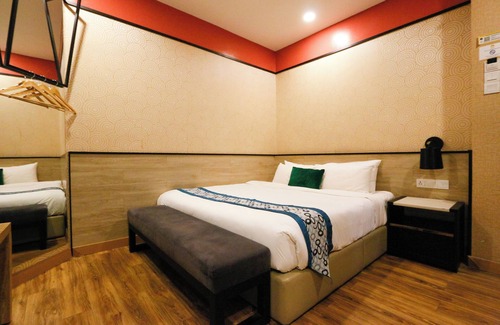 Bota Hotel | Golden Roof Hotel Seri Iskandar