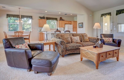 Angels Camp House | Golden Rule Cottage-located on golfcourse