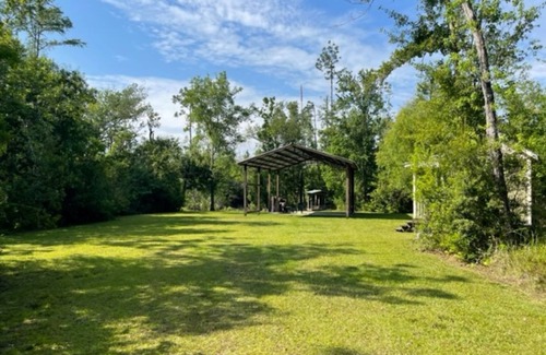 Clarksville House | Golden RV Retreat at Bear Creek