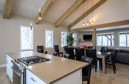 Golden House | Golden's Blue Heron, a brand new house located on Kicking Horse Mountain Resort