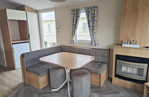 Kinmel Bay House | Golden Sands 3-Bed Caravan Parking & Pet Friendly